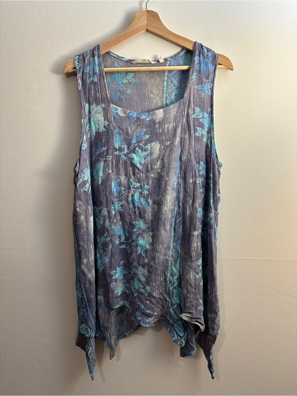 Soft Surroundings Batik Tiedye Blue Floral Asymmetrical Tank
